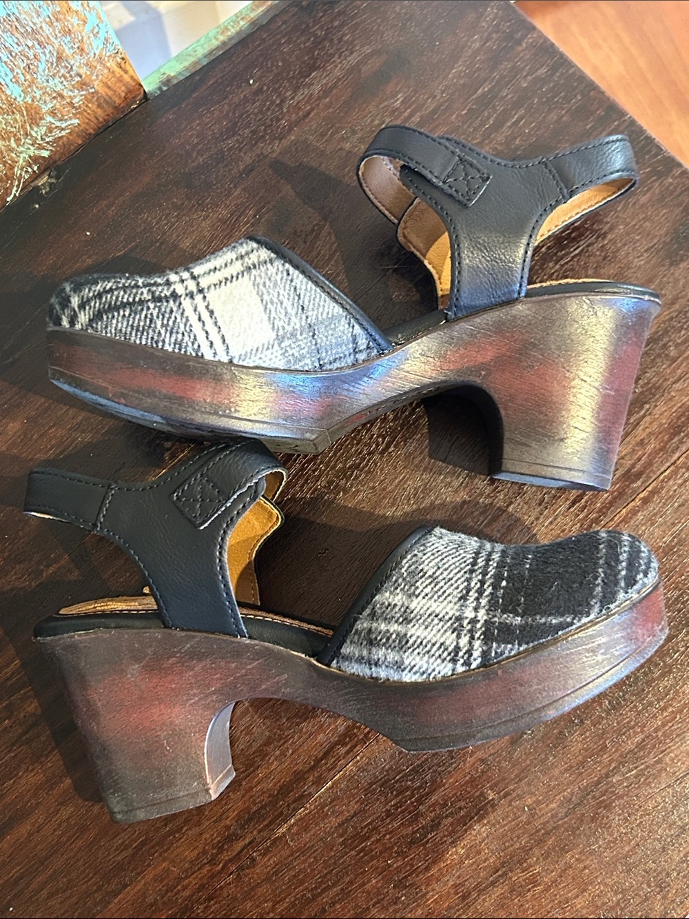 b.o.c. Born Natasha II 7M Ankle Strap Mary Jane Clogs